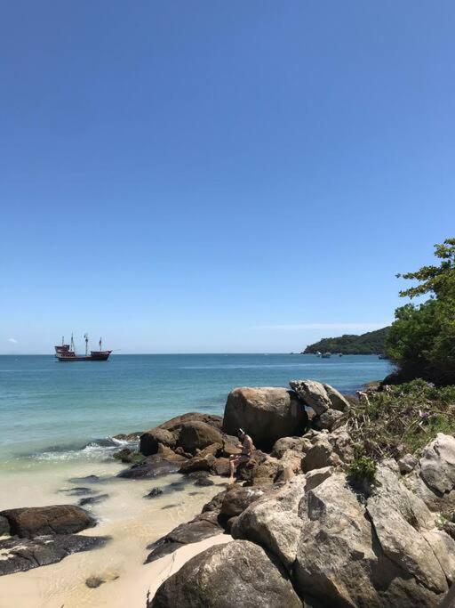 Apto Em Condominio No Centro De Bombinhas, Proximo Da Praia Ngoại thất bức ảnh