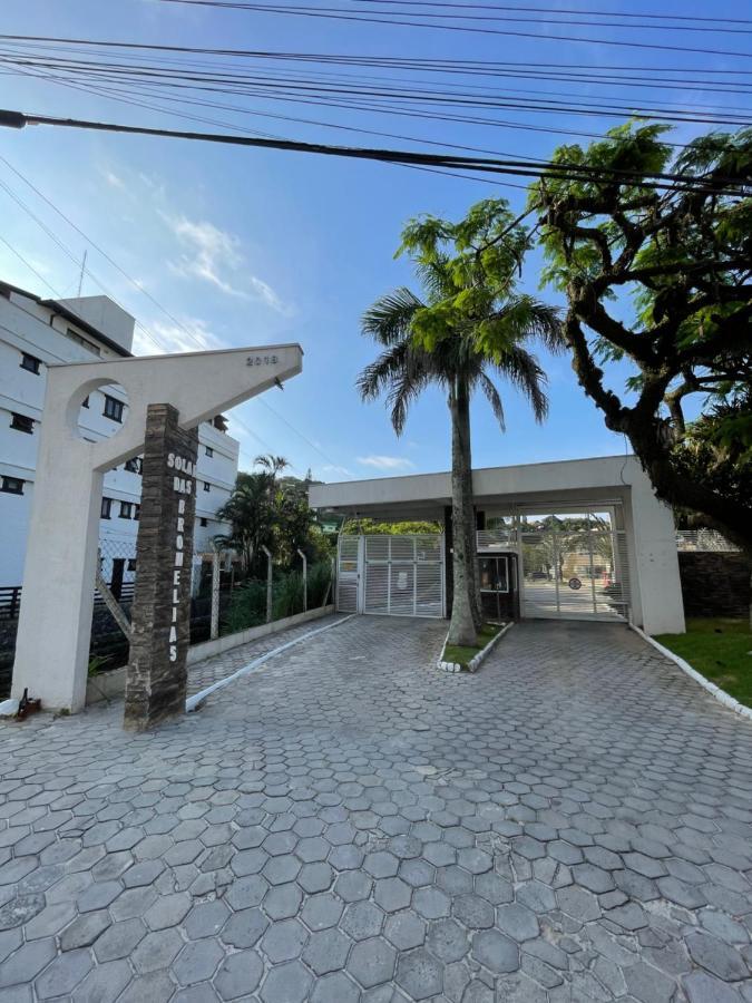 Apto Em Condominio No Centro De Bombinhas, Proximo Da Praia Ngoại thất bức ảnh